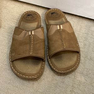 Mens Margrotaville leather slides